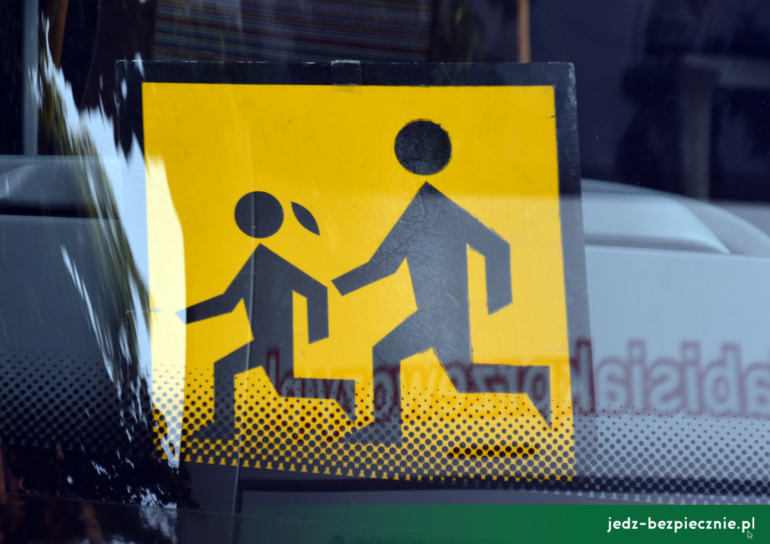 BEZPIECZEŃSTWO DZIECI - Wakacje, kontrole autokarów, lista punktów, 2025
